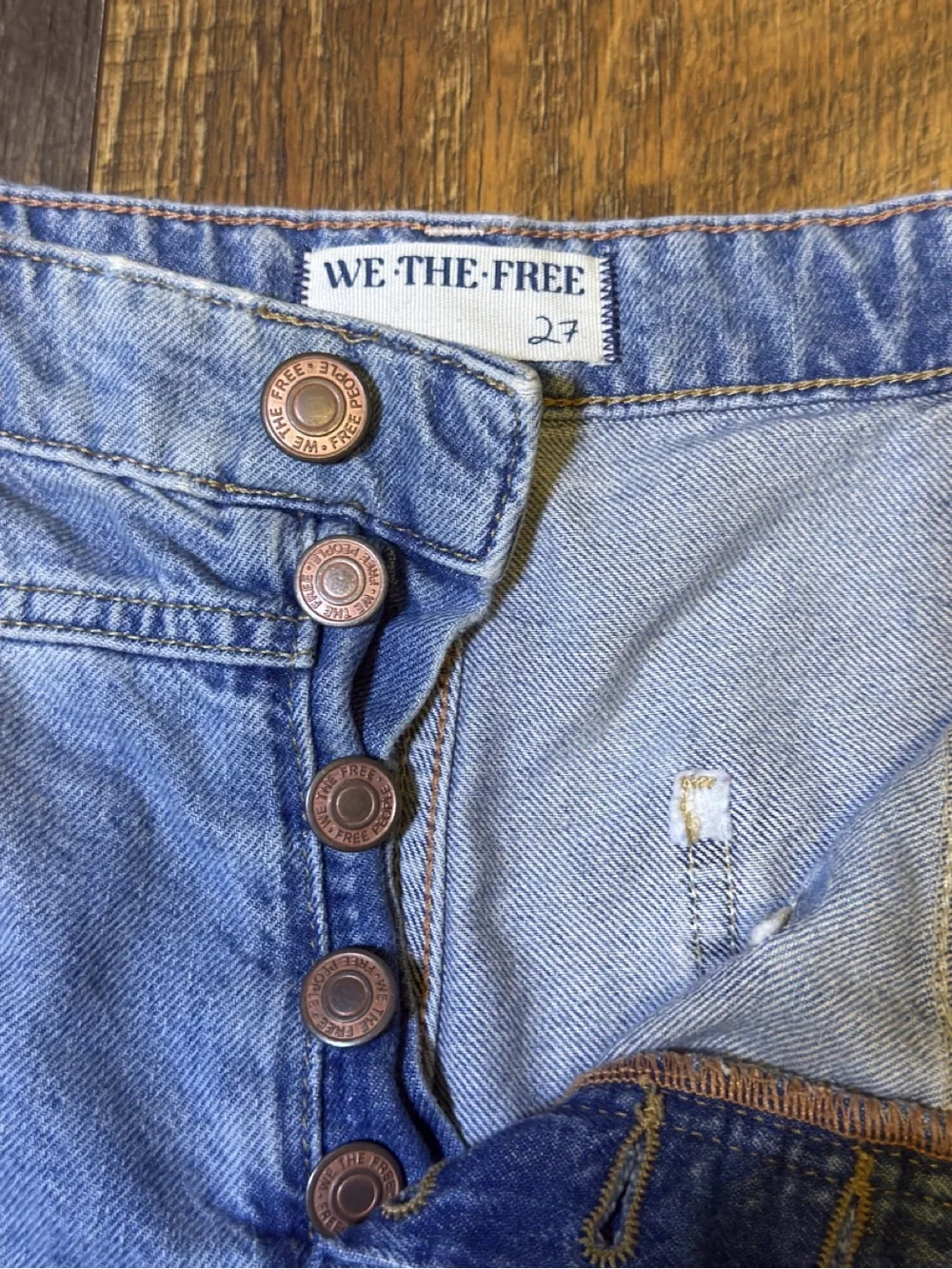 Free People We The Free Palmer Jean Shorts Lt Blue Denim Size 27 - Picture 2 of 5